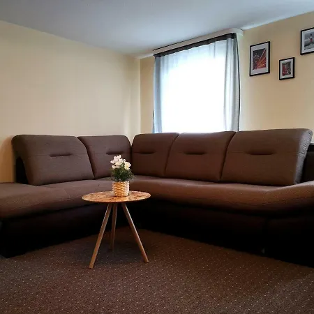 Kamus Баден-Баден